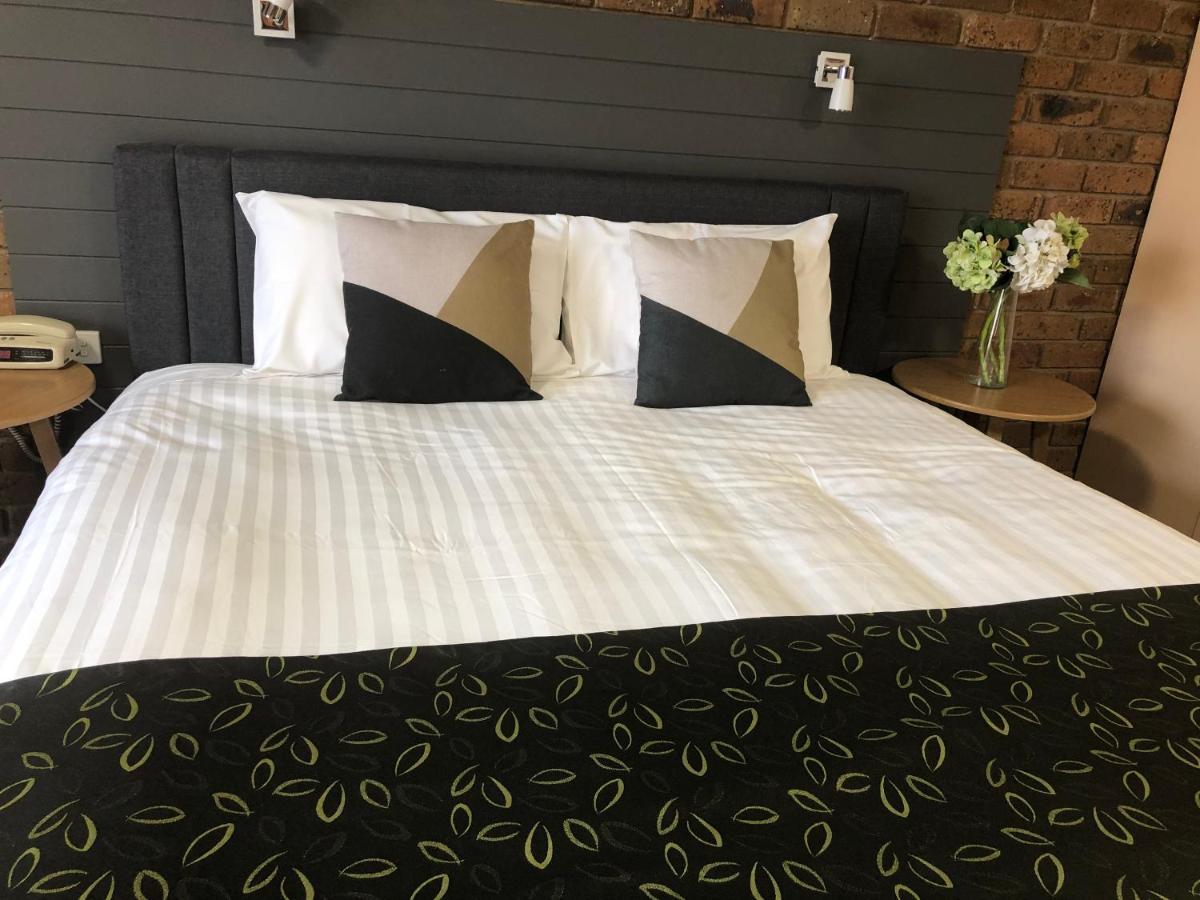 Travellers Rest Motor Inn Суон Хил Екстериор снимка
